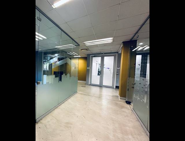733.40M² OFFICE TO LET IN WOODMEAD